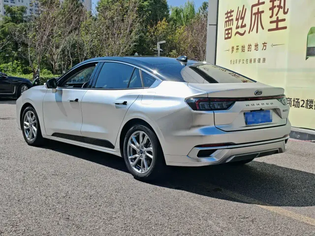 Ford Mondeo — Фото автомобиля 6