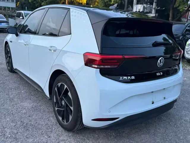 Volkswagen ID.3 — Фото автомобиля 9
