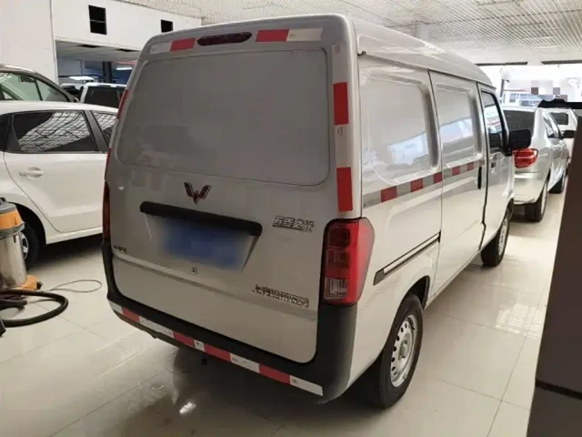 Wuling Zhiguang — Фото автомобиля 6