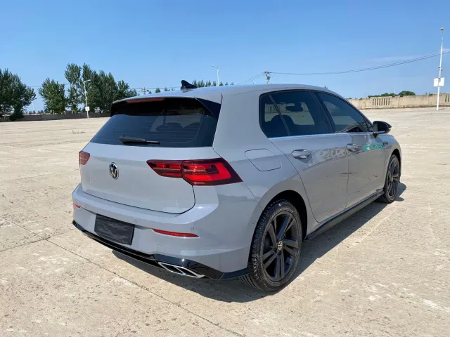 Volkswagen Golf — Фото автомобиля 4
