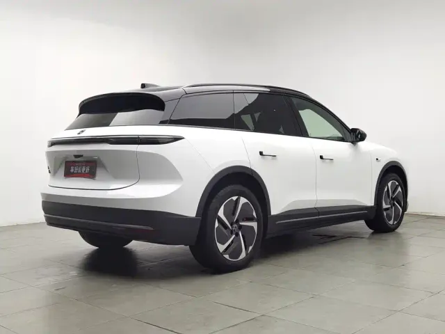 Nio ES6 — Фото автомобиля 2