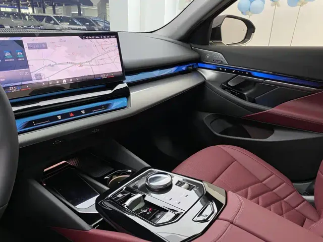 BMW 5 Series — Фото автомобиля 24