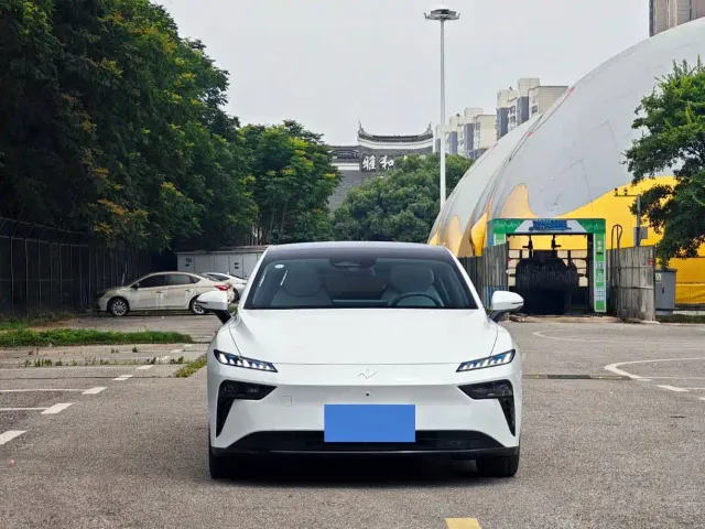 Dongfeng eπ 007 — Фото автомобиля 2