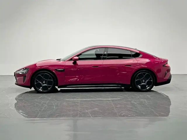 Xiaomi SU7 — Фото автомобиля 3