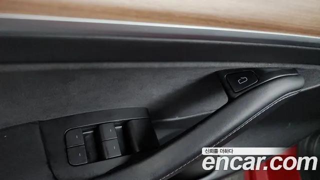 Tesla Model 3 — Фото автомобиля 19