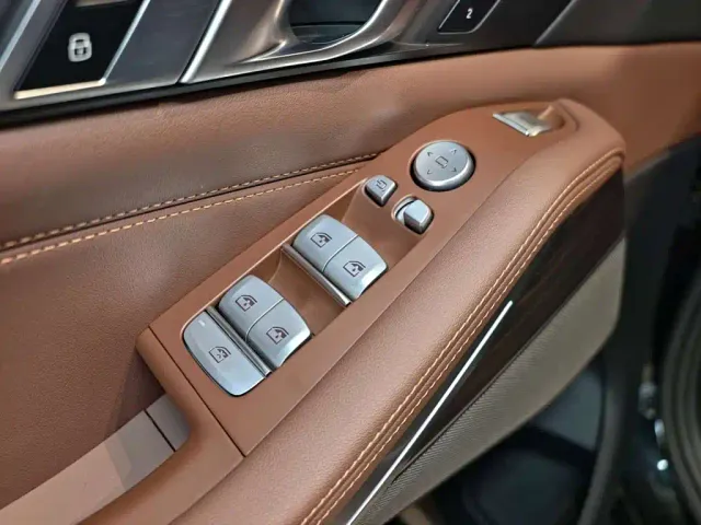 BMW X7 — Фото автомобиля 24