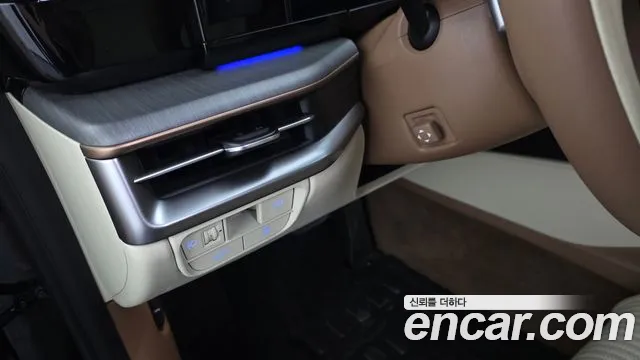 Hyundai Grandeur Grandeur (GN7) 2.5 Бензин 2WD — Фото автомобиля 28