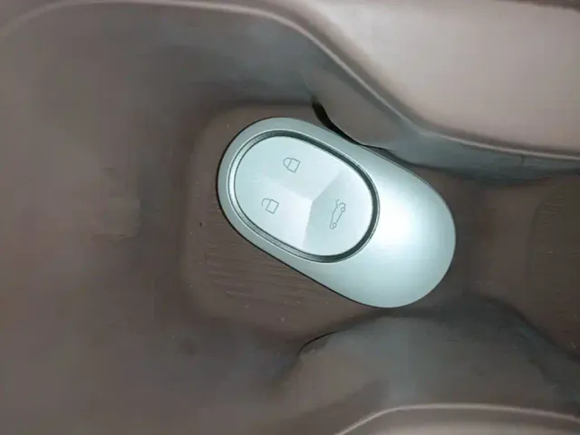 Nio EC6 — Фото автомобиля 8