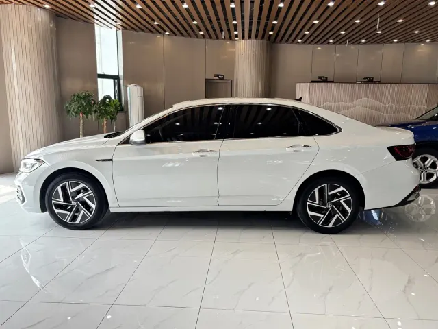 Volkswagen Sagitar — Фото автомобиля 2