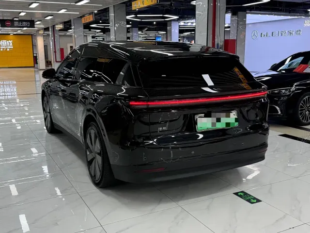 Li Auto i6 — Фото автомобиля 5