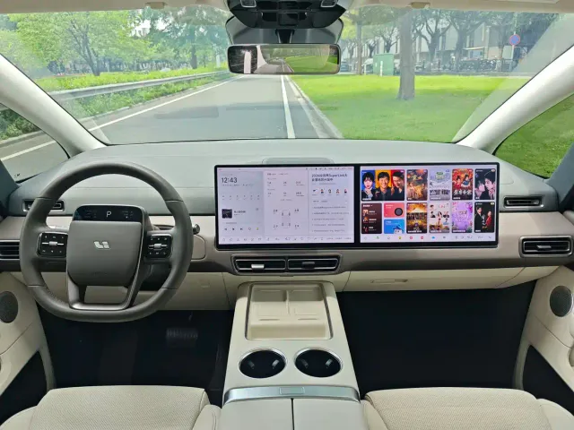 Li Auto MEGA — Фото автомобиля 12