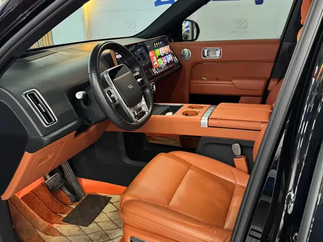 Li Auto L8 — Фото автомобиля 4