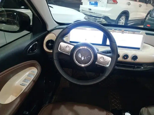 Wuling Bingo — Фото автомобиля 10