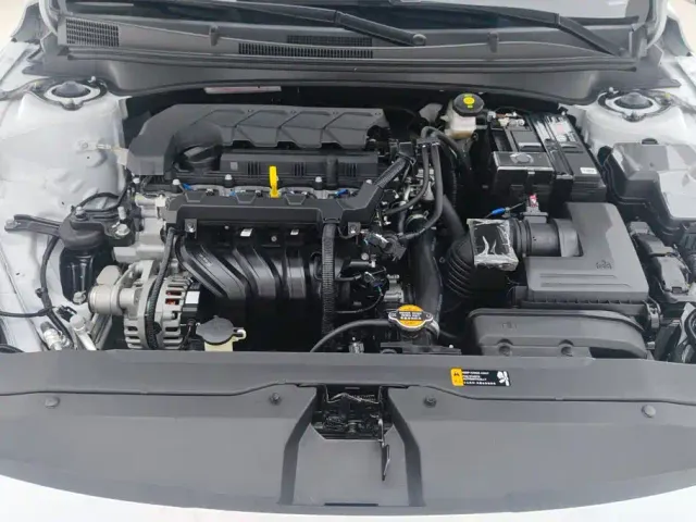 Hyundai Elantra — Фото автомобиля 10