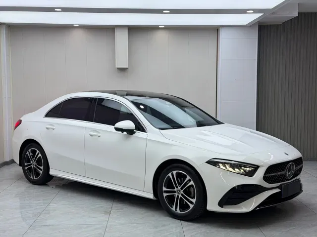 Mercedes-Benz A-Class — Фото автомобиля 3