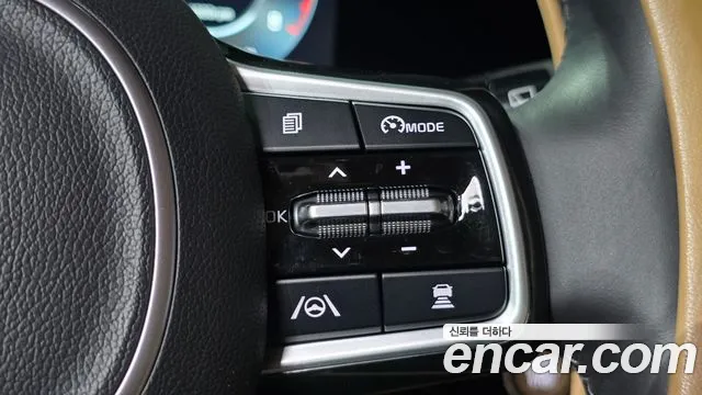 Kia Carnival Generation 4 — Фото автомобиля 22