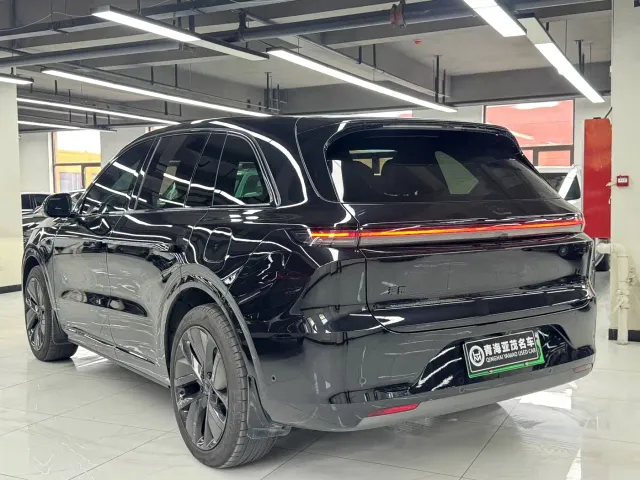 Li Auto L6 — Фото автомобиля 14
