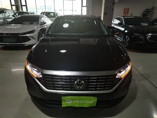 Volkswagen Passat — Фото автомобиля 2