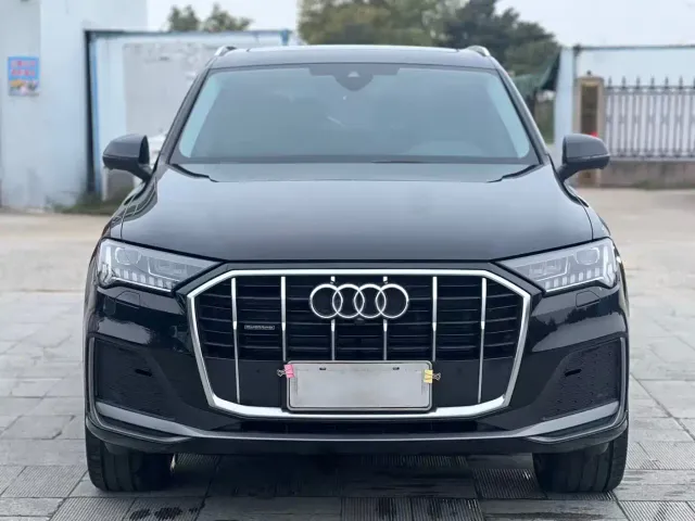 Audi Q7 — Фото автомобиля 2
