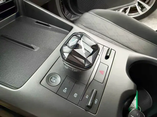 BYD Qin PLUS — Фото автомобиля 11