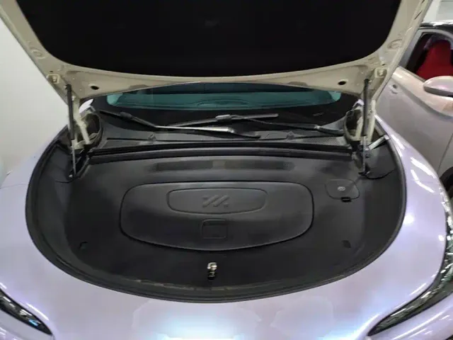 IM Motors LS6 — Фото автомобиля 19