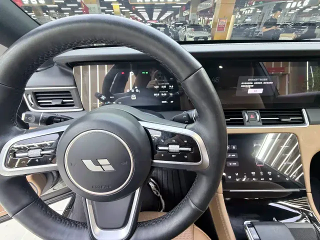 Li Auto ONE — Фото автомобиля 15