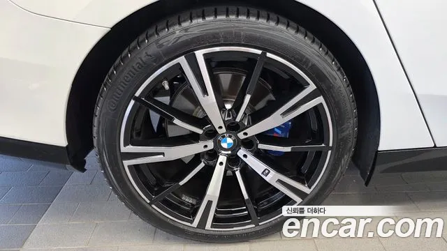 BMW 5-Series — Фото автомобиля 5