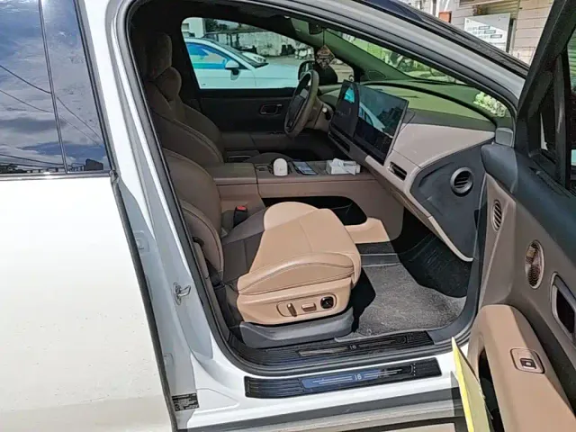 Li Auto i6 — Фото автомобиля 24