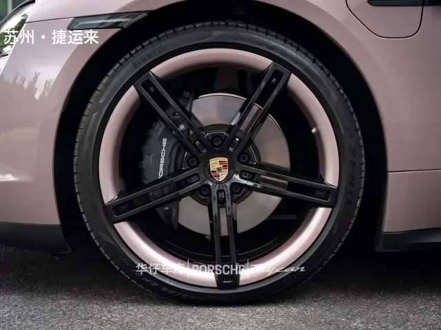 Porsche Taycan — Фото автомобиля 6