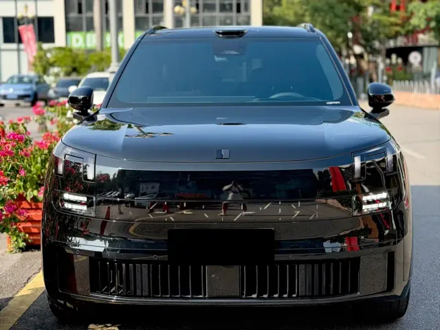 Lynk & Co 900 — Фото автомобиля 3