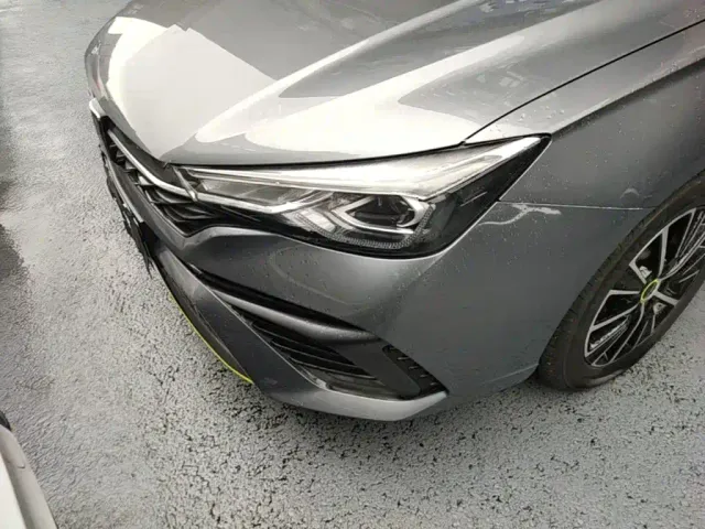 Roewe i5 — Фото автомобиля 23