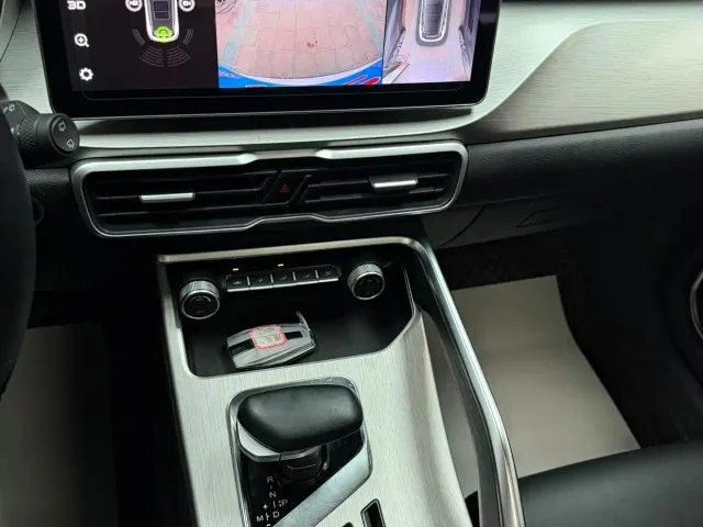 Geely Binyue — Фото автомобиля 13