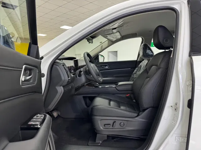 Nissan Terra — Фото автомобиля 4