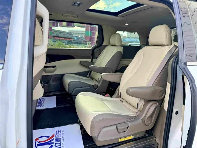 Kia Carnival — Фото автомобиля 7