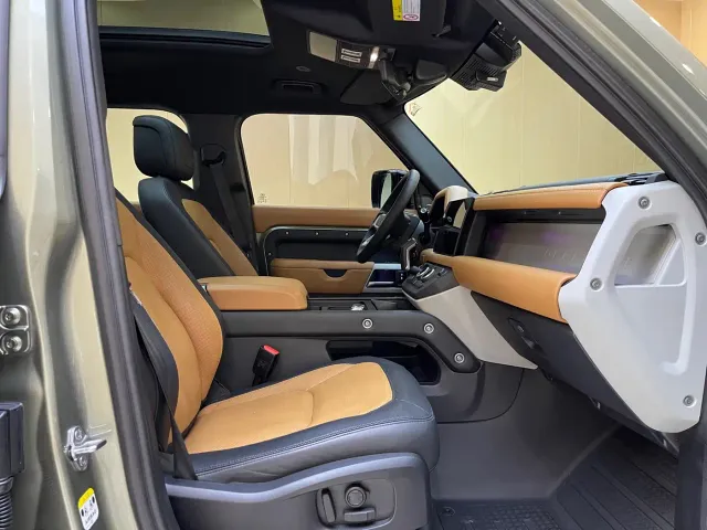 Land Rover Defender — Фото автомобиля 6