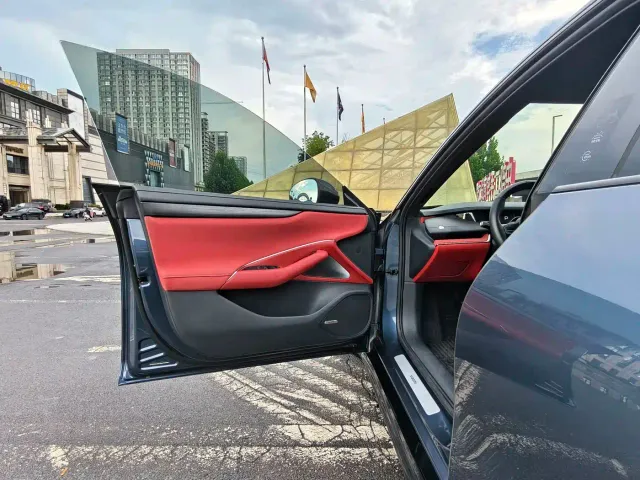 Xiaomi SU7 — Фото автомобиля 9