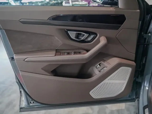Lamborghini Urus — Фото автомобиля 5