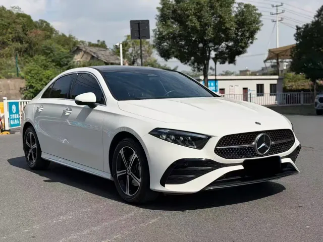 Mercedes-Benz A-Class — Фото автомобиля 3
