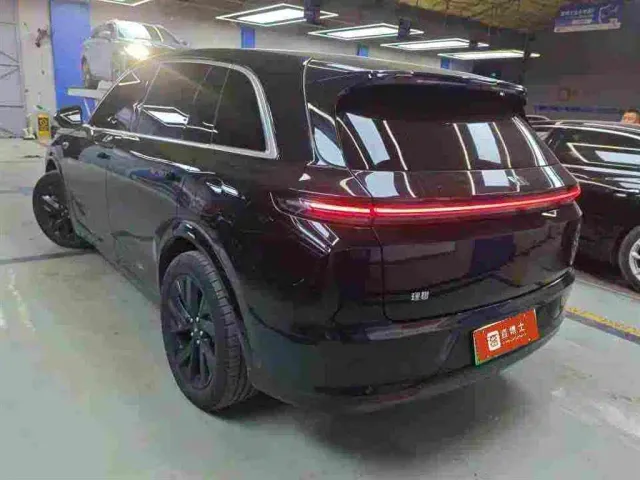 Li Auto L7 — Фото автомобиля 6