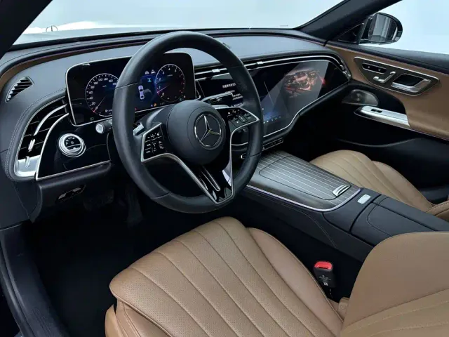 Mercedes-Benz E-Class — Фото автомобиля 17