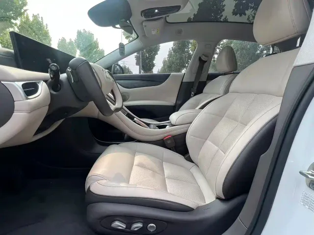 IM Motors L6 — Фото автомобиля 4