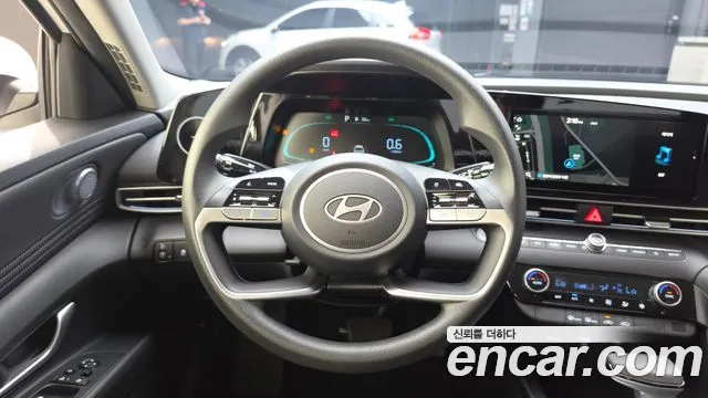 Hyundai AVANTE Новый Avante (CN7) — Фото автомобиля 13