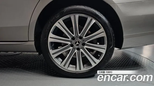 Mercedes-Benz E-Class E-класс W213 E350 4MATIC Exclusive — Фото автомобиля 19
