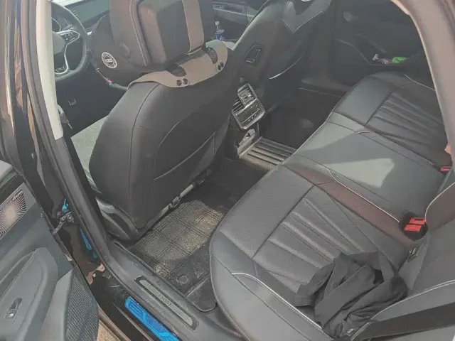 Volkswagen Passat — Фото автомобиля 11