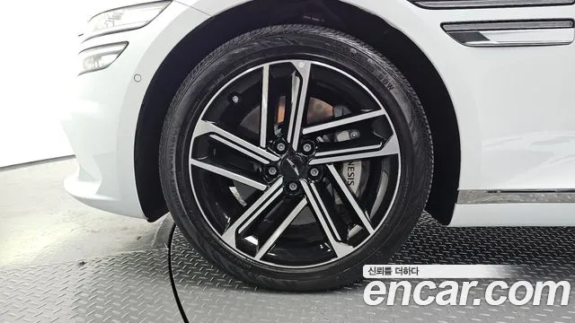 Genesis G80 RG3 — Фото автомобиля 4