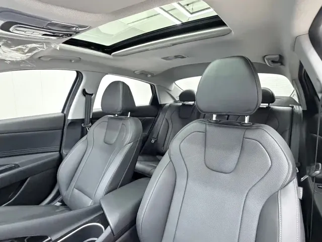 Hyundai Elantra — Фото автомобиля 17