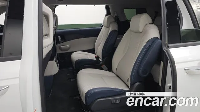 Kia Carnival Generation 4 — Фото автомобиля 26