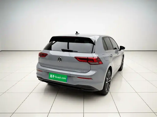Volkswagen Golf — Фото автомобиля 6