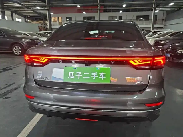 Geely Emgrand — Фото автомобиля 5