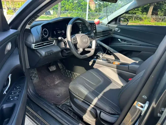 Hyundai Elantra — Фото автомобиля 6